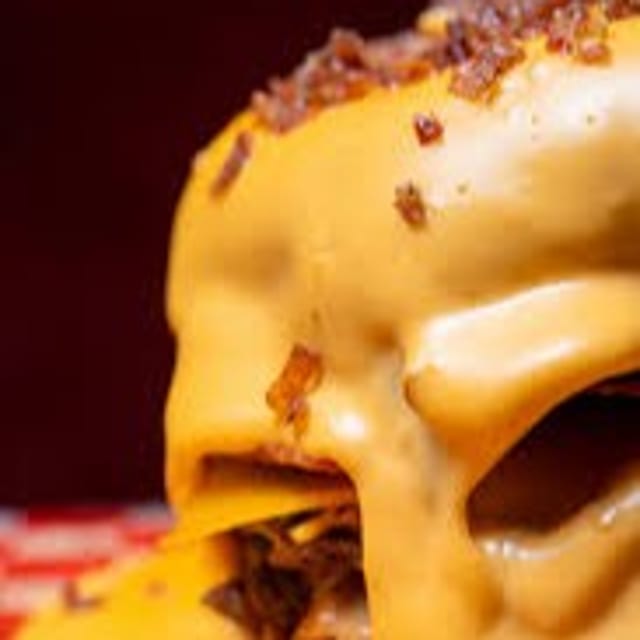 Hot Mess Cheeseburger.